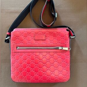 Gucci Small Signature Messenger Hibiscus Red